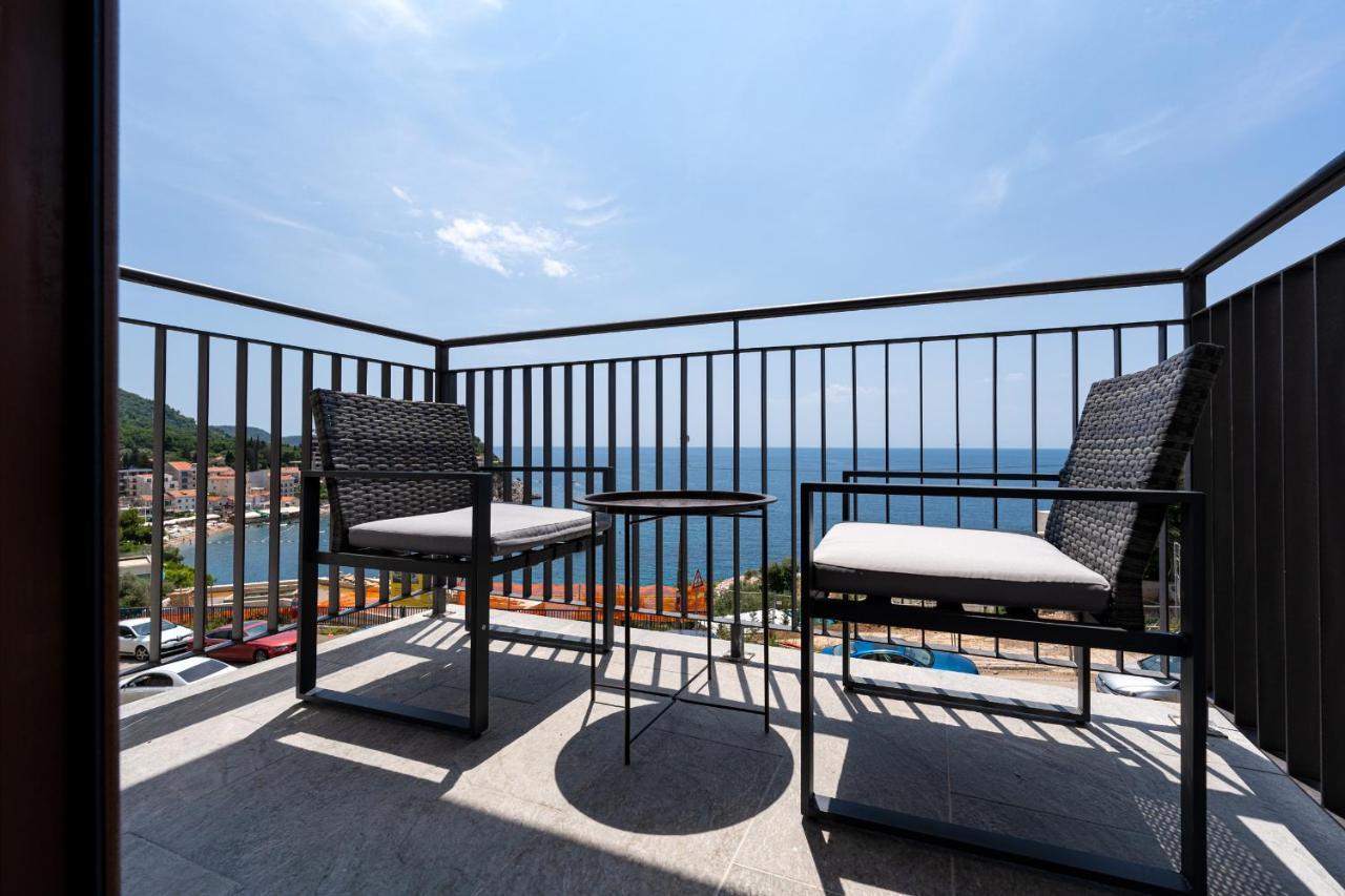 Niki Przno Sveti Stefan